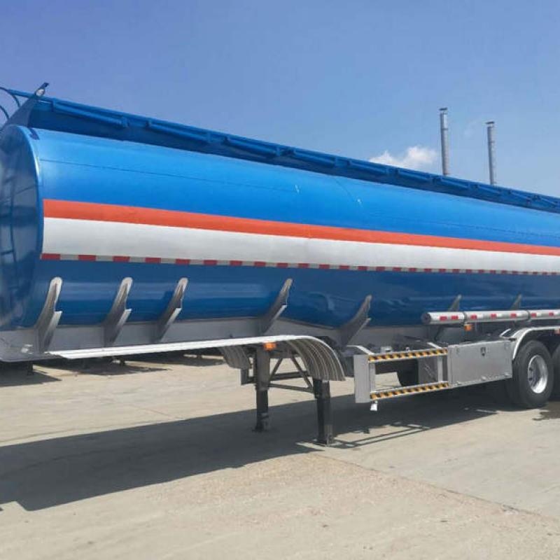 Oil tanker trailer