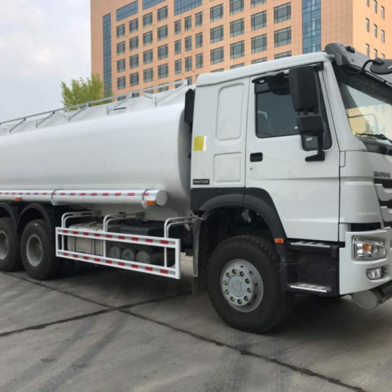 Fuel bowser truck